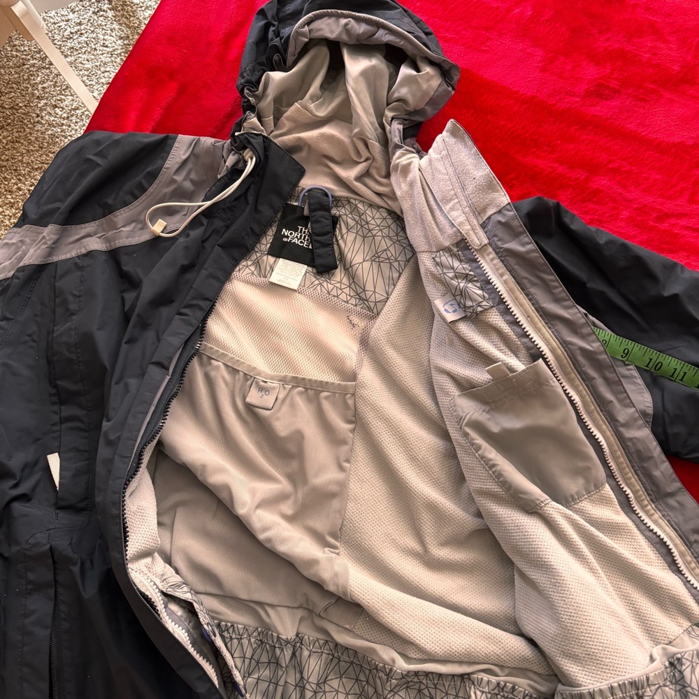 The North Face Women’s Black Jacket- Size L 🌼🌼🌼🌼🌼 - Picture 11 of 16